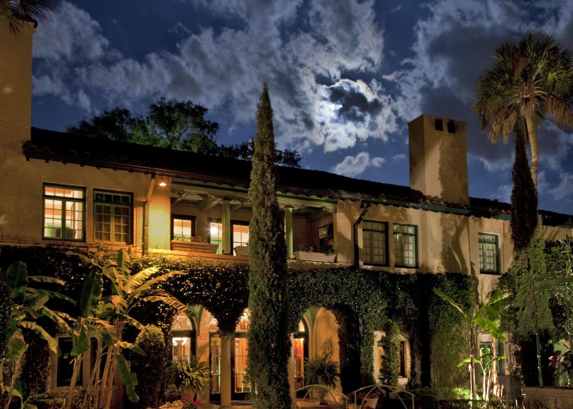 Club Continental Hotel Orange Park Exterior photo